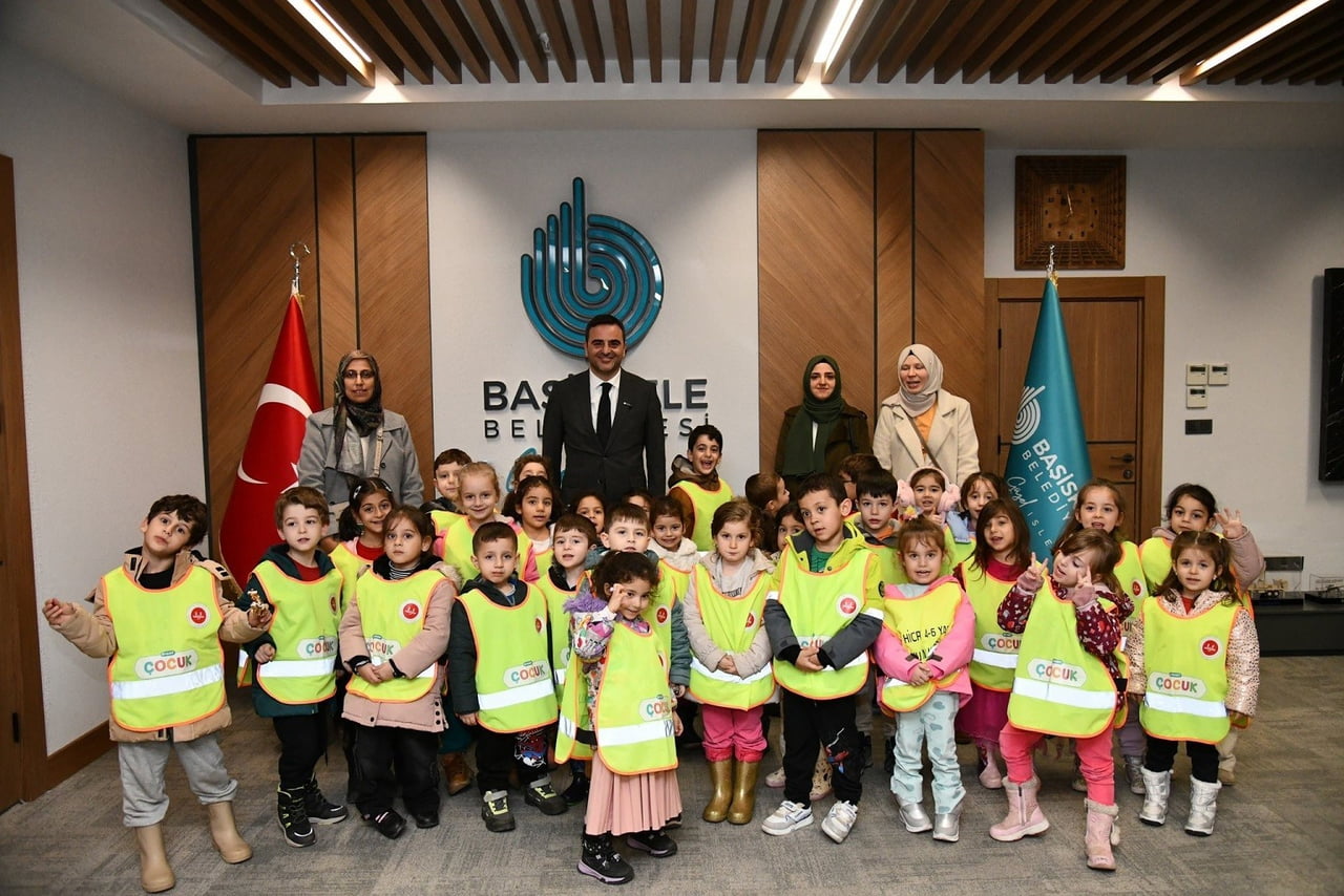 BAŞİSKELE BELEDİYE BAŞKANI YASİN ÖZLÜ, İLÇEDE EĞİTİM GÖREN 4-6 YAŞ KUR'AN KURSU ÖĞRENCİLERİNİ VE...