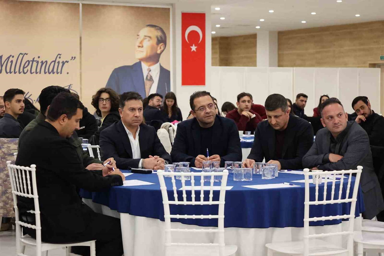 BAŞKAN ARAS: "GENÇLERDEN GELEN HER FİKRİ DESTEKLEMEYE HAZIRIZ"