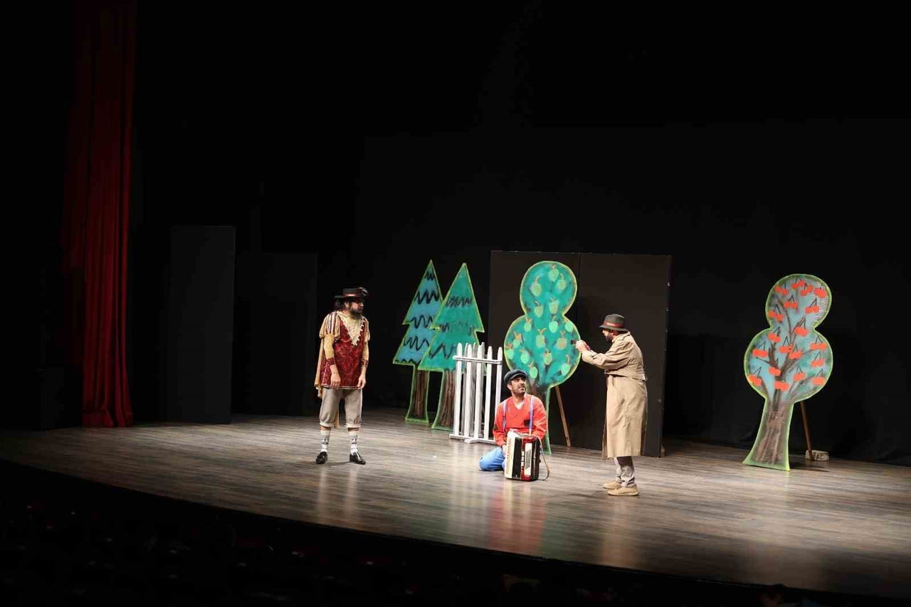 BAŞKAN ÇERÇİOĞLU, ÇOCUKLARI TİYATRO İLE BULUŞTURDU