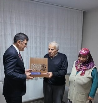 BAŞKAN EYÜP KAHVECİ’DEN ŞEHİT POLİS ALAATTİN ÖZDEMİR’İN AİLESİNE ZİYARET