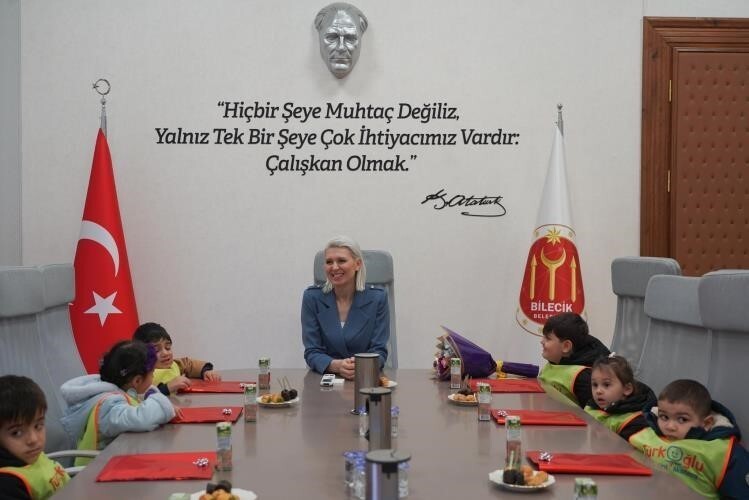 BAŞKAN SUBAŞI KREŞ ÖĞRENCİLERİNİ BELEDİYEDE AĞIRLADI