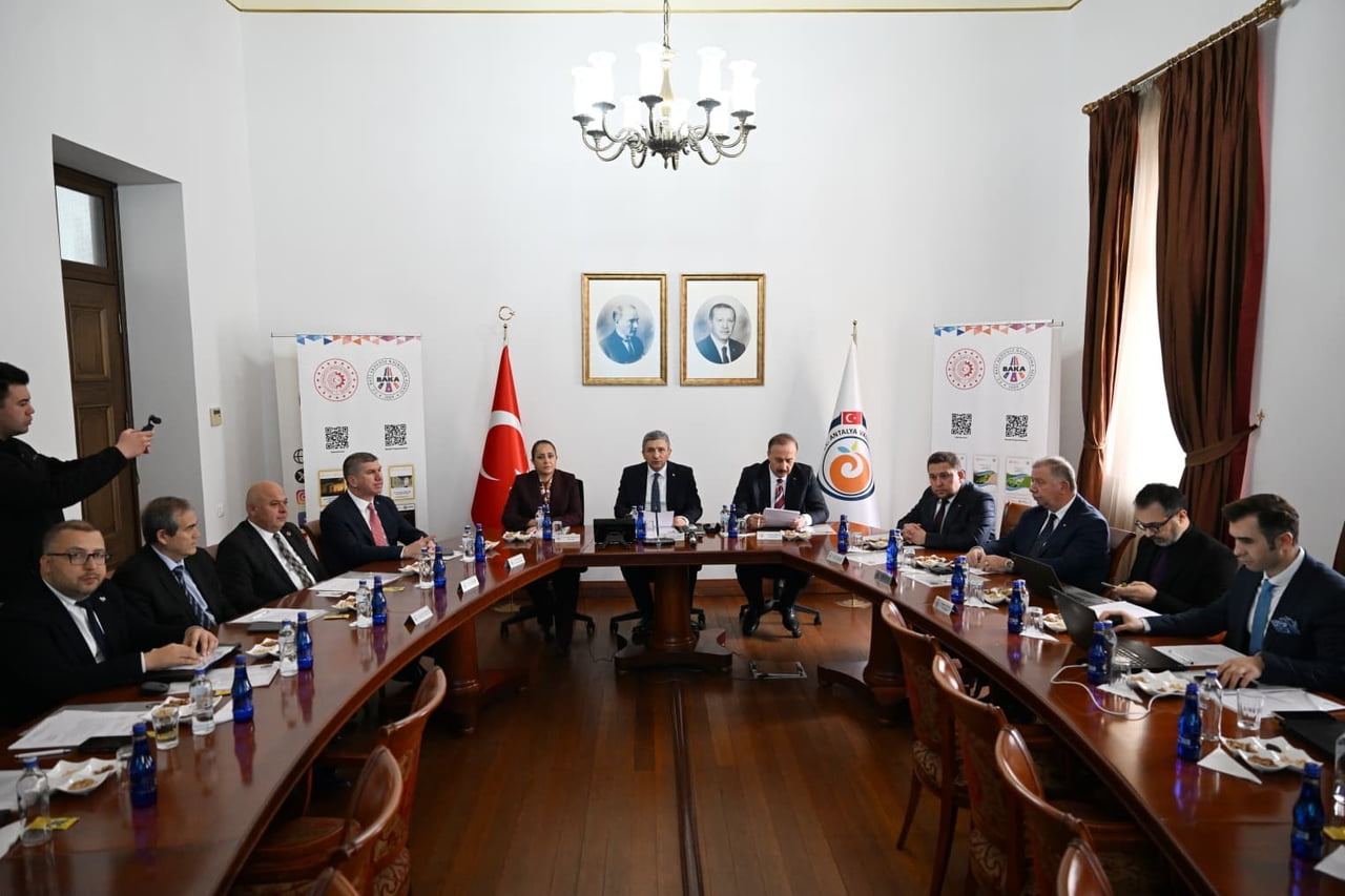 BATI AKDENİZ KALKINMA AJANSI (BAKA) ARALIK AYI YÖNETİM KURULU TOPLANTISI, ANTALYA VALİLİĞİ'NDE...