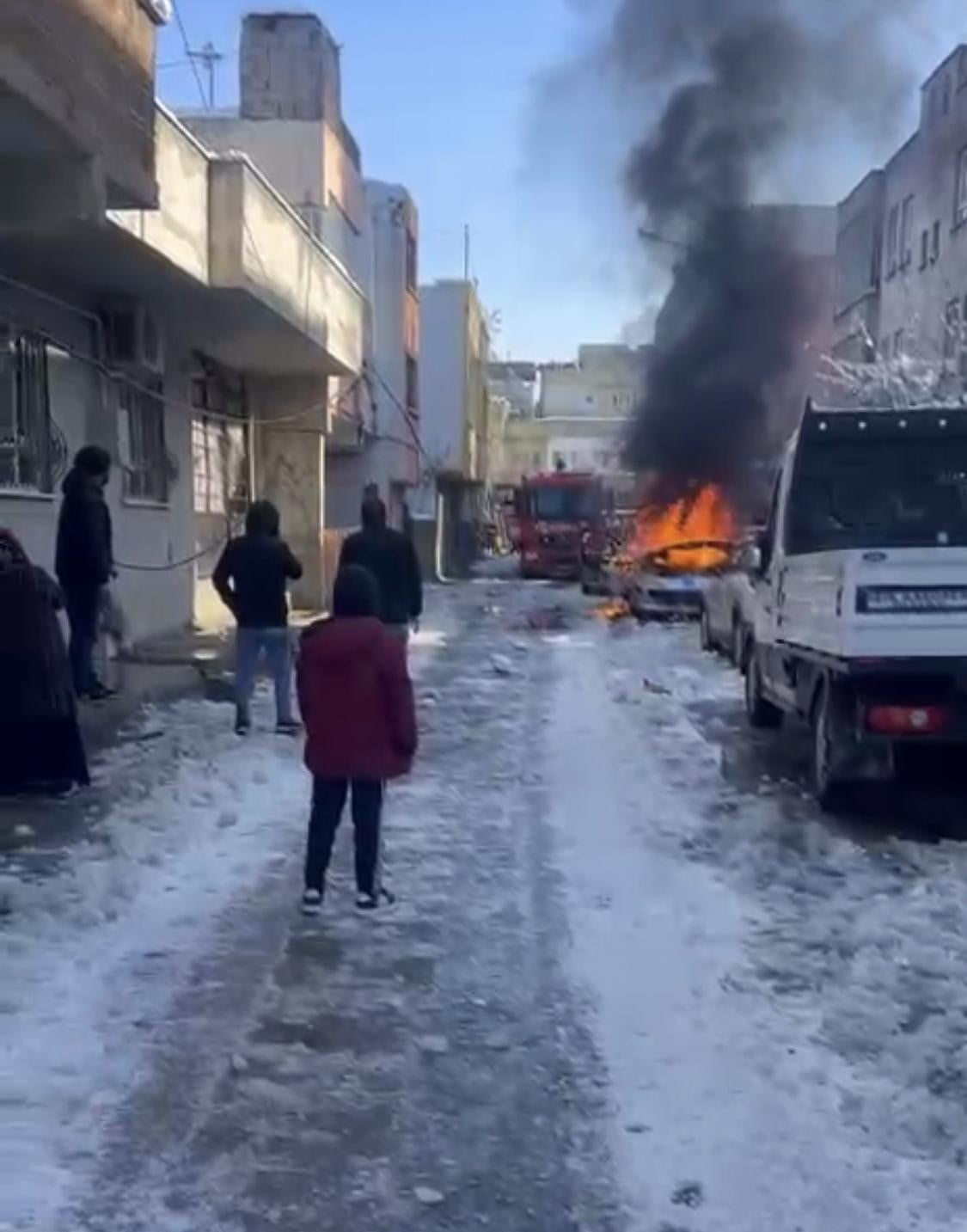 BATMAN’DA SABAH SAATLERİNDE İŞE GİTMEK İSTEYEN BİR VATANDAŞIN OTOMOBİLİ, SOĞUK HAVA VE DON...