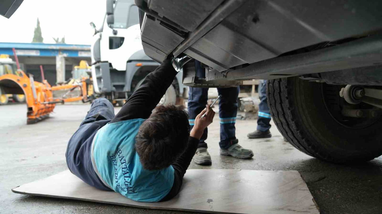 BATTALGAZİ BELEDİYESİ KARLA MÜCADELE İÇİN TEYAKKUZA GEÇTİ