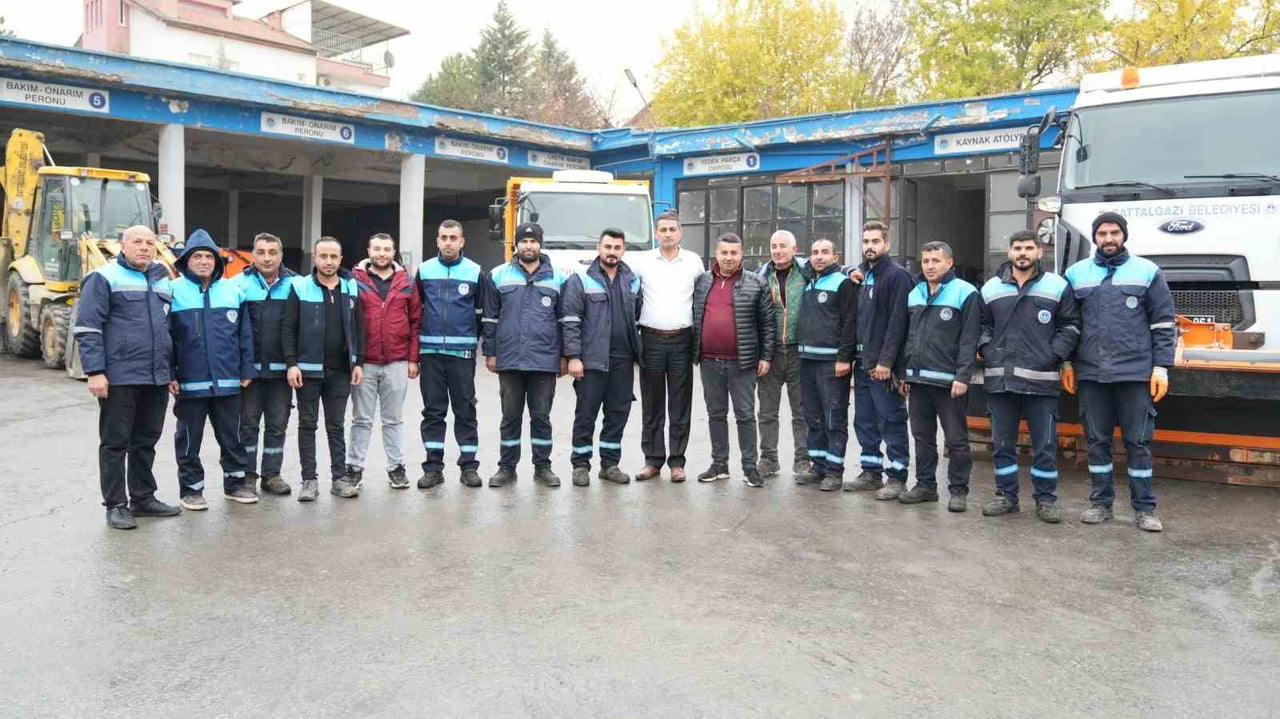 BATTALGAZİ BELEDİYESİ KARLA MÜCADELE İÇİN TEYAKKUZA GEÇTİ