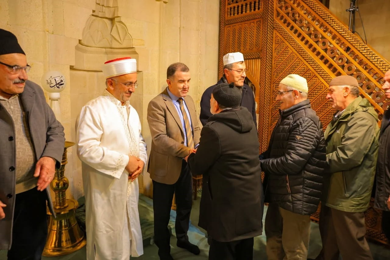 BAYBURT'TA GÖNÜLLER REGAİP KANDİLİNDE BİRLEŞTİ