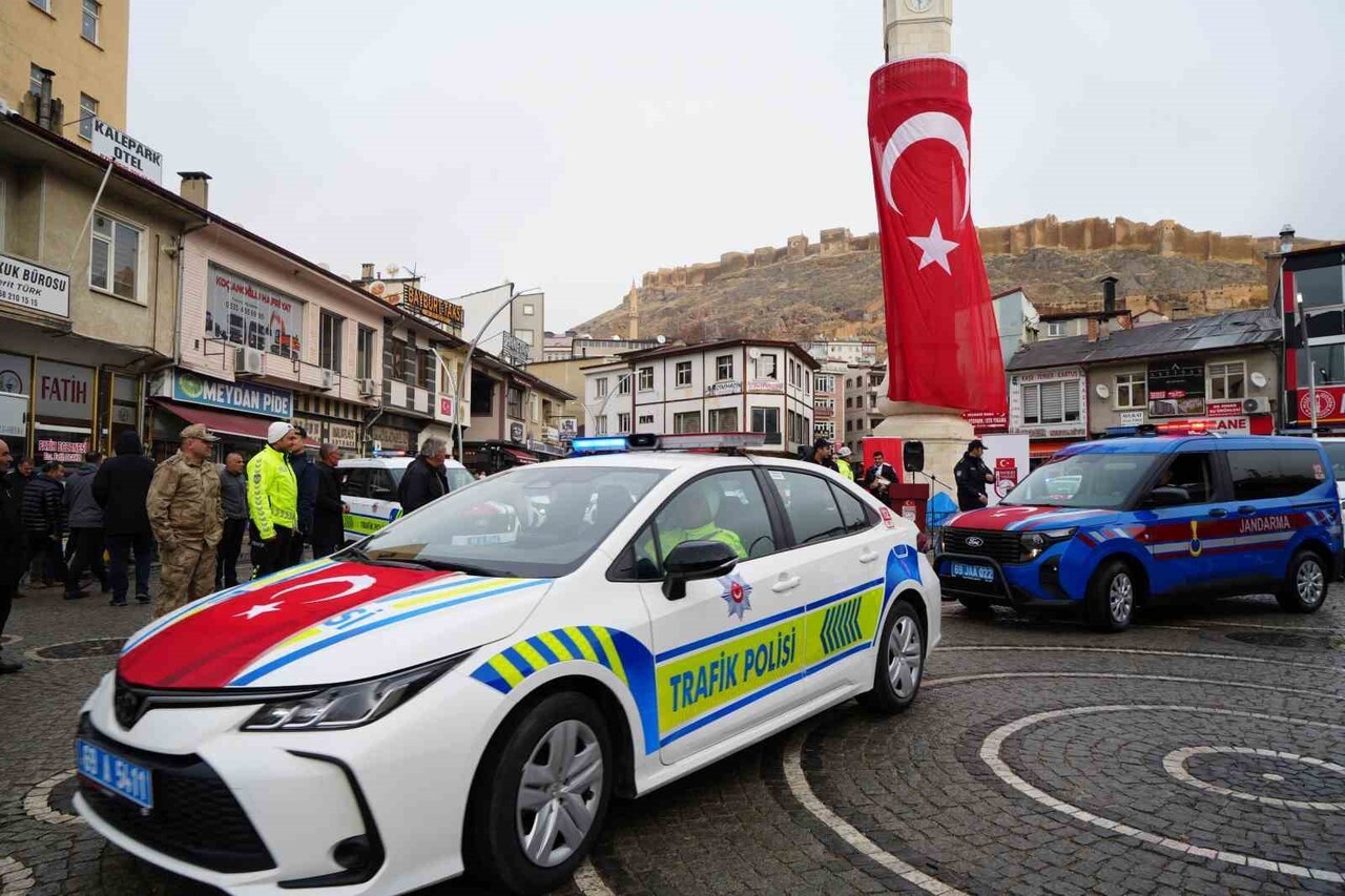 BAYBURT'UN GÜVENLİK FİLOSUNA 34 YENİ ARAÇ EKLENDİ