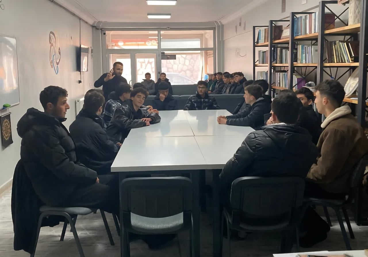 BAYBURT’TA LİSE ÖĞRENCİLERİNE YÖNELİK SÖYLEŞİ PROGRAMI DÜZENLENDİ