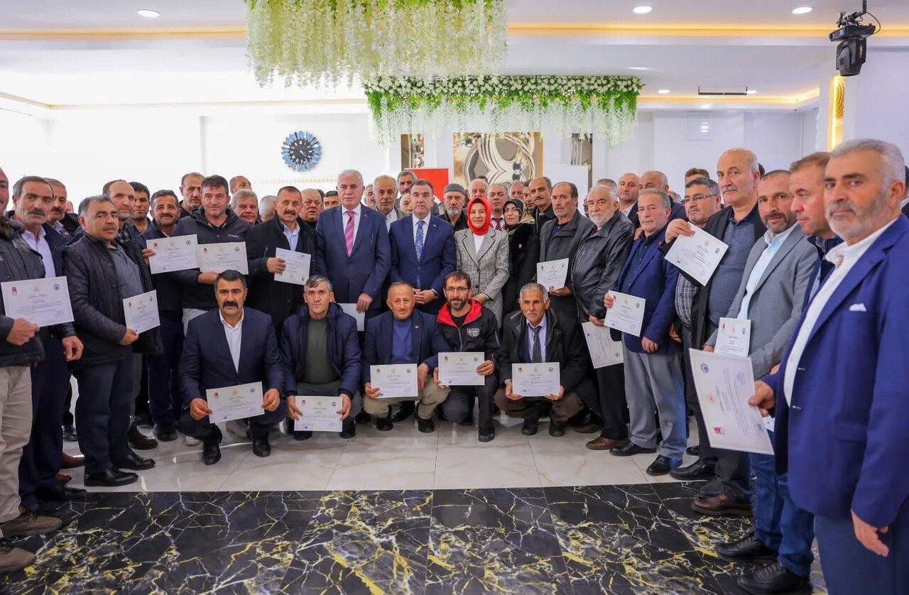 BAYBURT’TA MUHTARLAR AKADEMİSİ EĞİTİMLERİ TAMAMLANDI