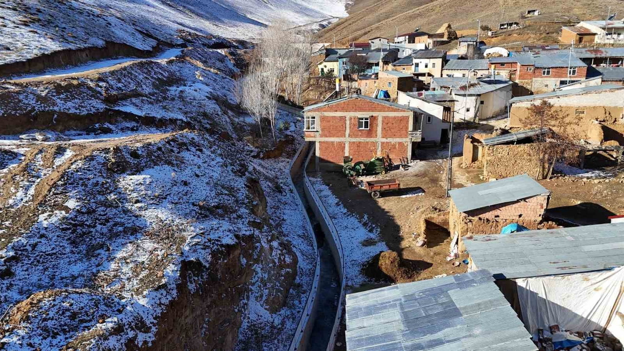 BAYBURT’TA TAŞKIN RİSKİNİ AZALTACAK ÇALIŞMALAR SÜRÜYOR