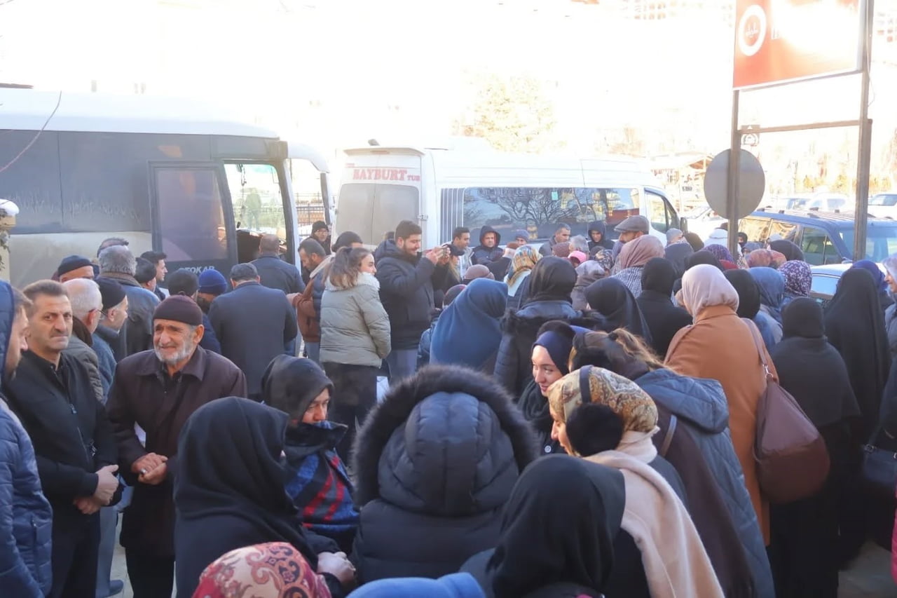 BAYBURT’TAN UMRE YOLCULARI DUALARLA UĞURLANDI