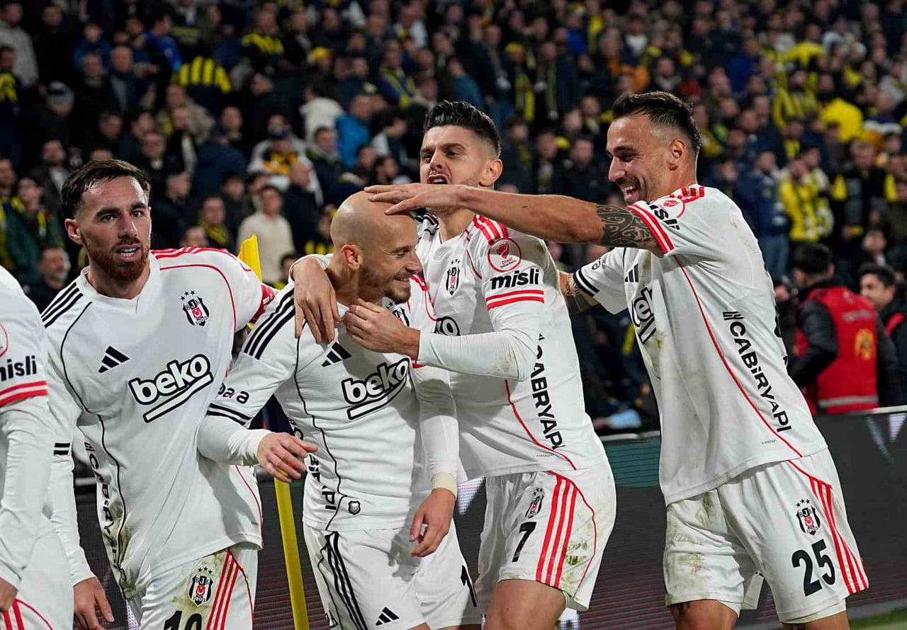 BEŞİKTAŞ, ZİRAAT TÜRKİYE KUPASI C GRUBU’NDA DEPLASMANDA KARŞILAŞTIĞI FENERBAHÇE’Yİ 2-1 MAĞLUP...