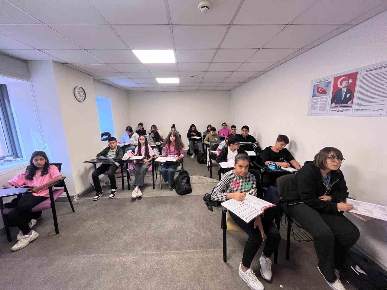 BEYOĞLU BELEDİYESİ TARAFINDAN ÜCRETSİZ OLARAK SUNULAN YKS VE LGS HAZIRLIK KURSLARI İLE İLK VE...