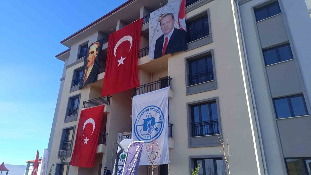 BİLECİK'TE 105 TOKİ HAK SAHİPLERİNE TESLİM EDİLDİ