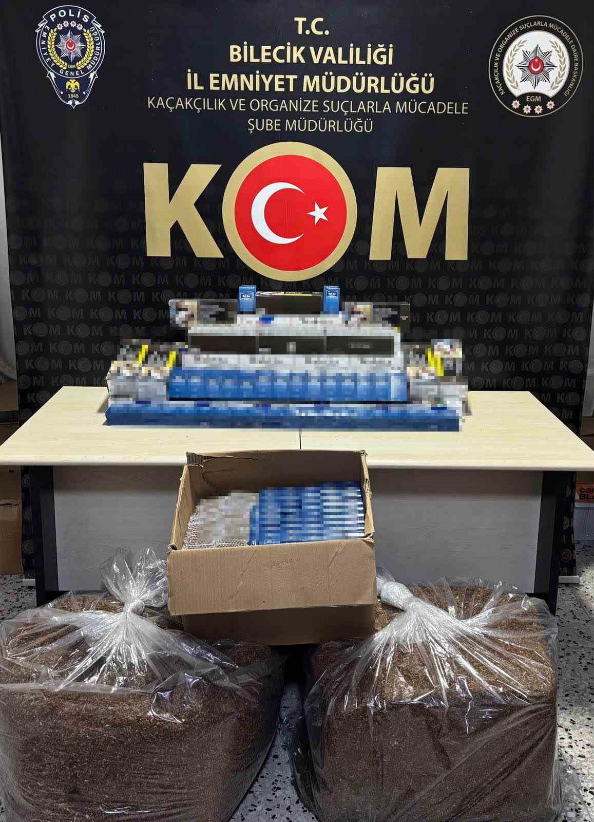 BİLECİK'TE POLİS EKİPLERİNCE DÜZENLENEN KAÇAKÇILIK OPERASYONLARINDA, ÇOK SAYIDA BANDROLSÜZ MAKARON...