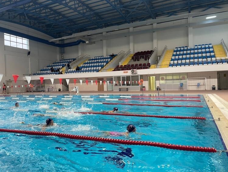 BİLECİK'TE YÜZME HAVUZUNDA YOĞUN ANTRENMAN MESAİSİ