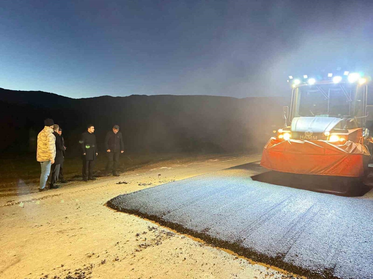 BİLECİK KÖY YOLLARINDA ASFALT MESAİSİ