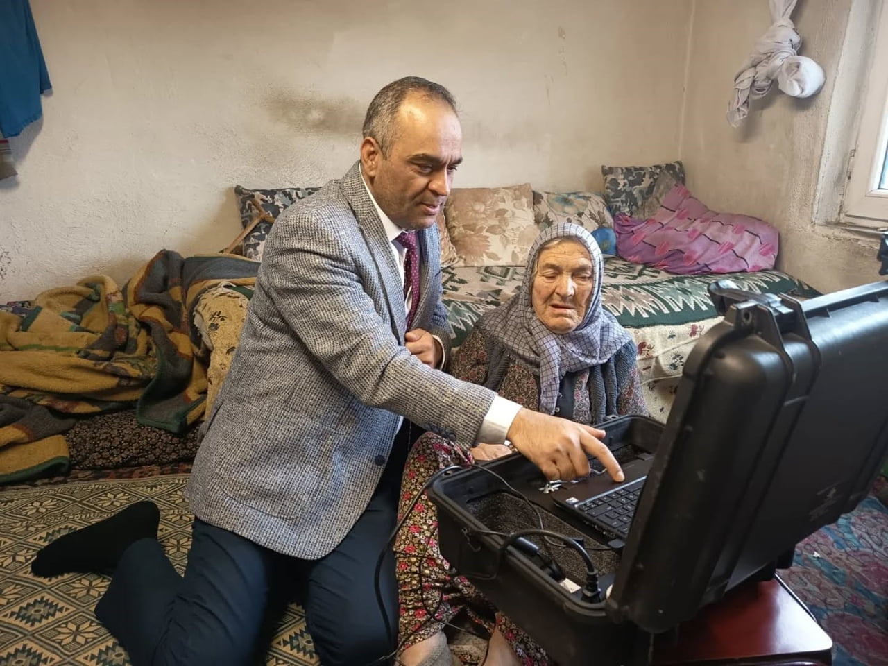 BİLECİK’TE KAMU HİZMETİ BÜYÜKLERİN AYAĞINA GİTTİ