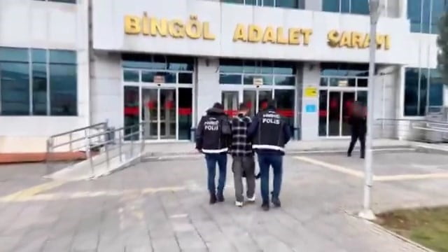 BİNGÖL’DE POLİS EKİPLERİ TARAFINDAN YAPILAN UYUŞTURUCU OPERASYONUNDA 1 ŞÜPHELİ TUTUKLANDI