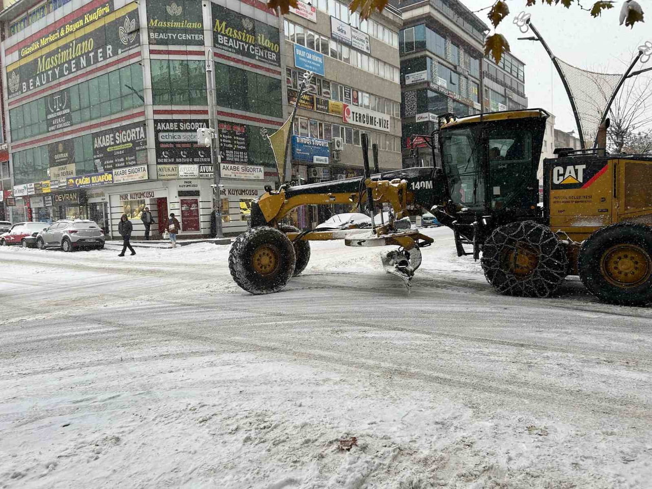 BİNGÖL MERKEZDE GÜNLERDİR BEKLENEN KAR YAĞIŞI, SABAH SAATLERİNDEN İTİBAREN ETKİSİNİ GÖSTERMEYE...