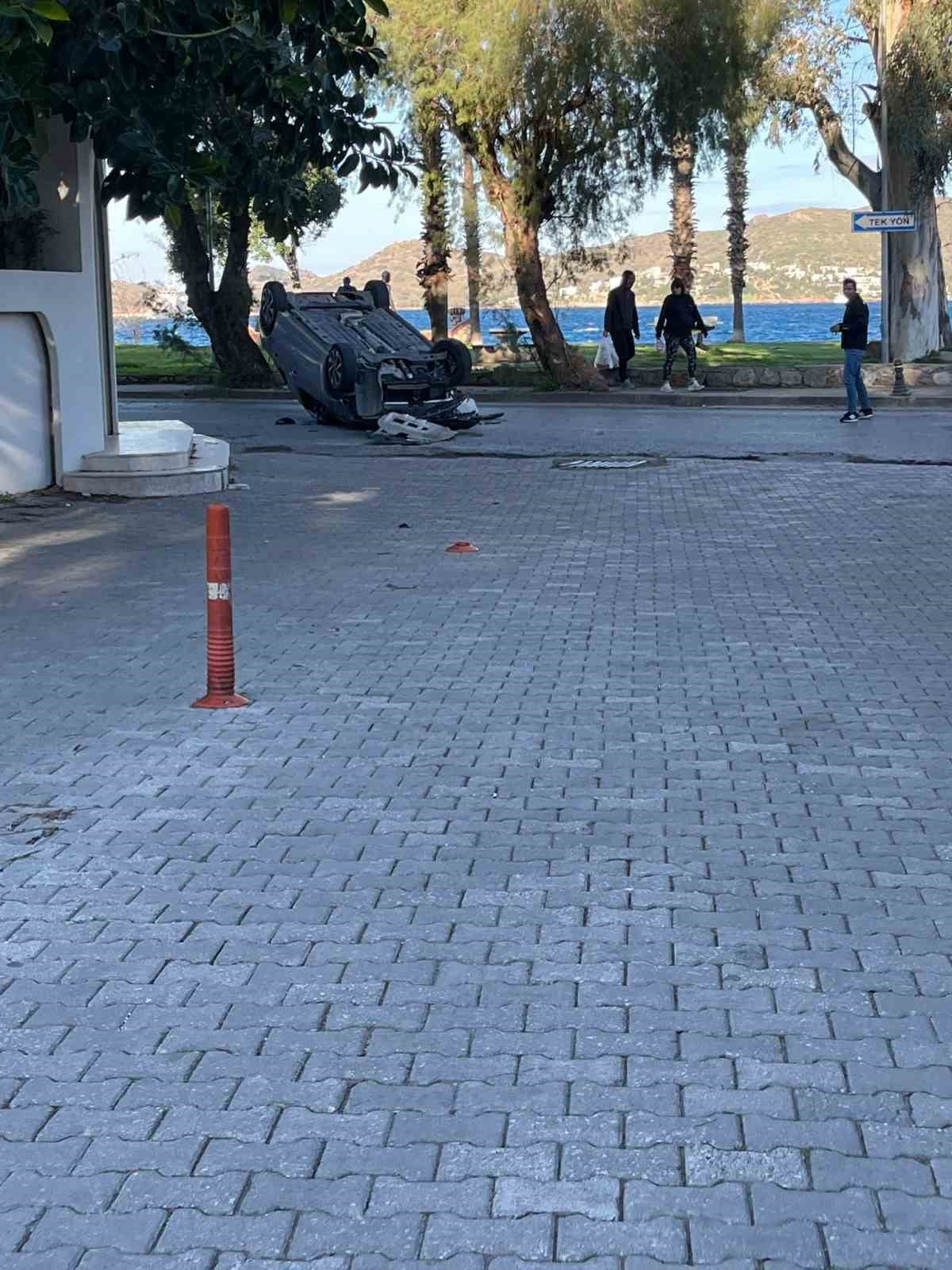BODRUM’DA TAKLA ATAN ARAÇTAN BURNU BİLE KANAMADI ÇIKTI