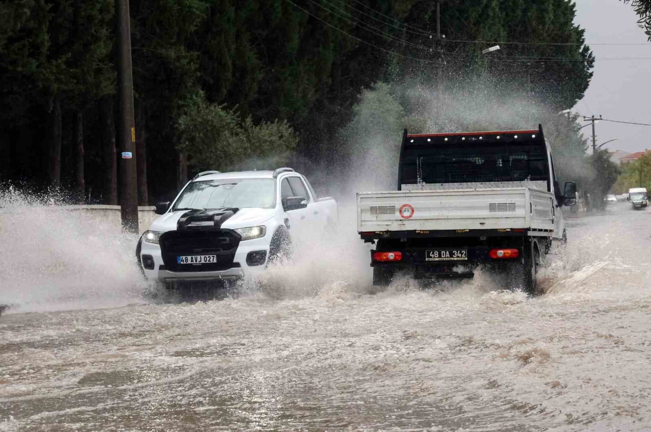 BODRUM, MARMARİS VE DATÇA’YA KUVVETLİ YAĞIŞ UYARISI