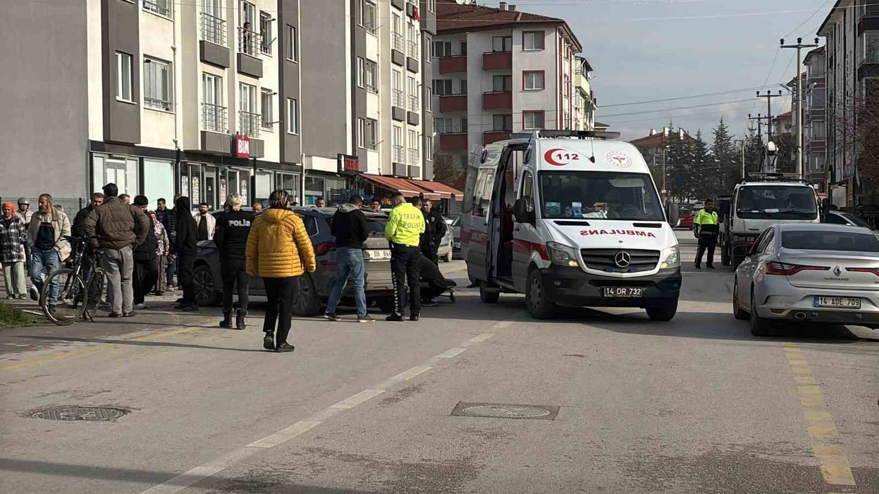 BOLU'DA CİP İLE ÇARPIŞAN MOTOSİKLETİN SÜRÜCÜSÜ YARALANDI.