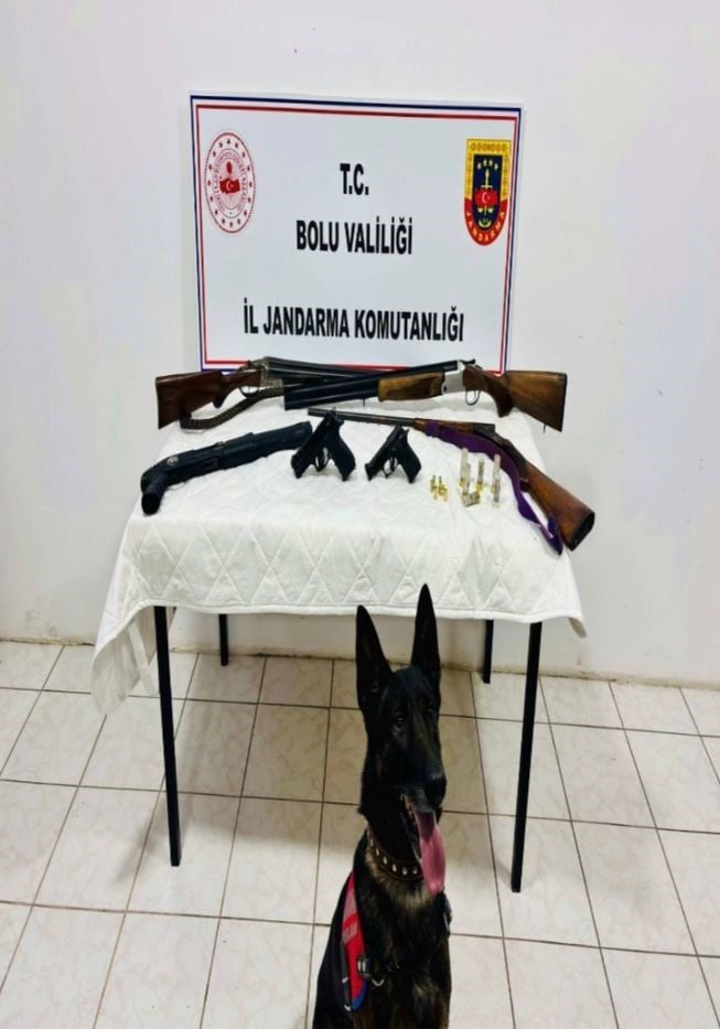 BOLU’DA, BİR DÜĞÜN MERASİMİ SIRASINDA MESKUN MAHALDE SİLAHLA ATEŞ AÇTIKLARI TESPİT EDİLEN K.Ş. VE...