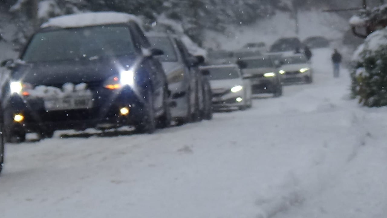 BOLU’NUN TURİZM MERKEZİ ABANT GÖLÜ MİLLİ PARKI, YOĞUN KAR YAĞIŞI SONRASI BEYAZA BÜRÜNDÜ. HAFTA...
