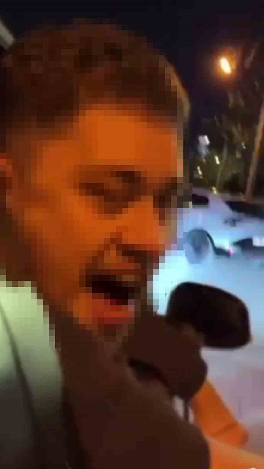 BORNOVA İLÇESİNDE, HAREKET HALİNDEKİ BİR OTOMOBİLDEN TABANCAYLA ATEŞ AÇARAK SOSYAL MEDYA ÜZERİNDEN...