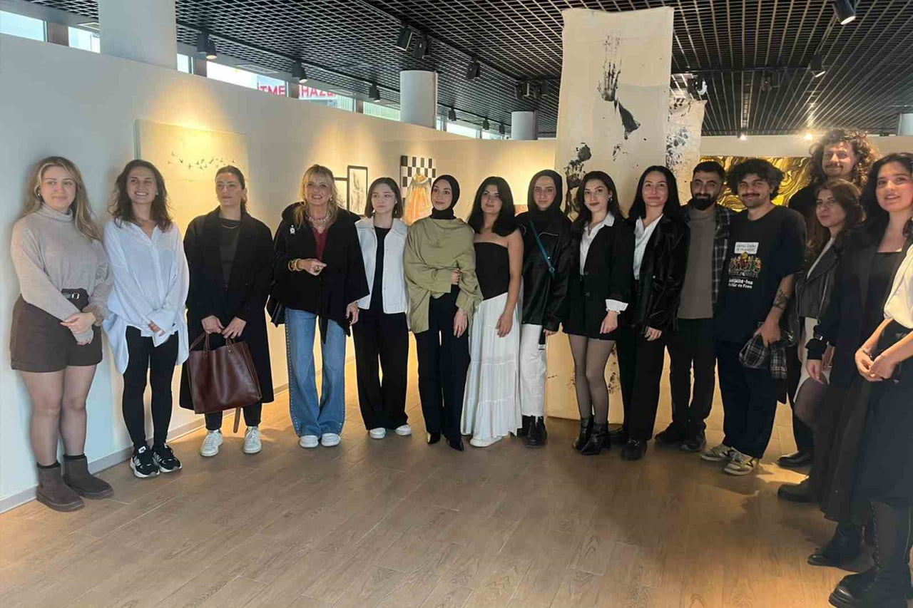 BŞEÜ’LÜ GENÇ SANATÇILAR İSTANBUL’DAKİ PRESTİJLİ SERGİDE