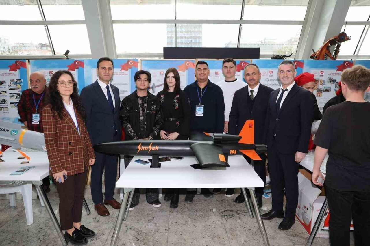 BŞEÜ’ NÜN GELİŞTİRDİĞİ İHA PROJELERİ SERGİDE İLGİ ODAĞI OLDU