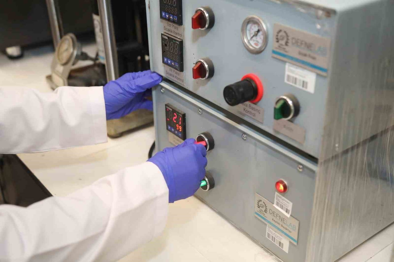 BTÜ ÖĞRENCİLERİ TUSAŞ UÇAKLARI İÇİN ÜRETİYOR