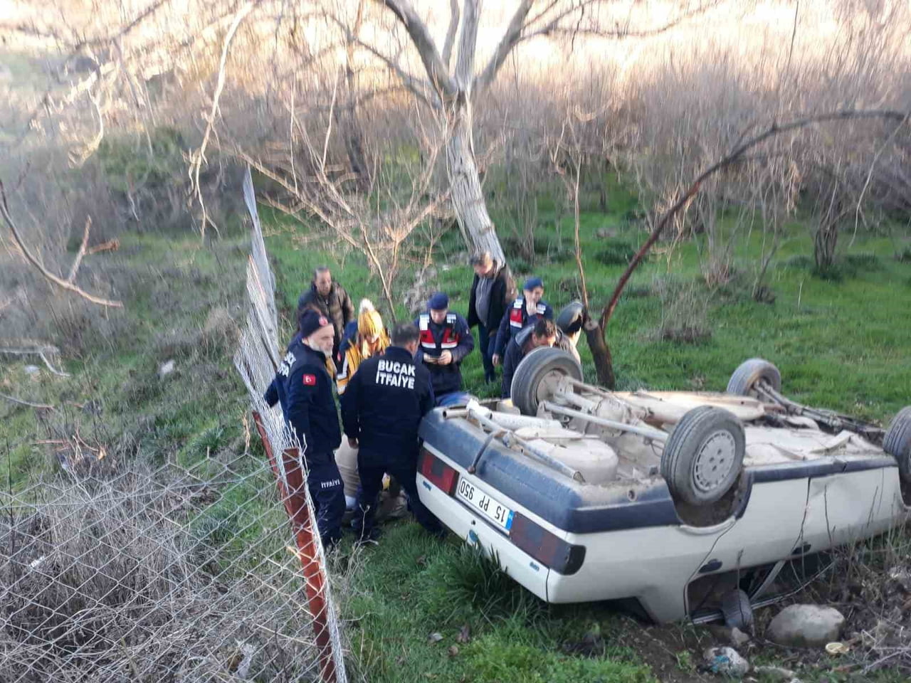 BURDUR'DA KONTROLDEN ÇIKAN OTOMOBİLİN TAKLA ATMASI SONUCU MEYDANA GELEN TRAFİK KAZASINDA OTOMOBİL...