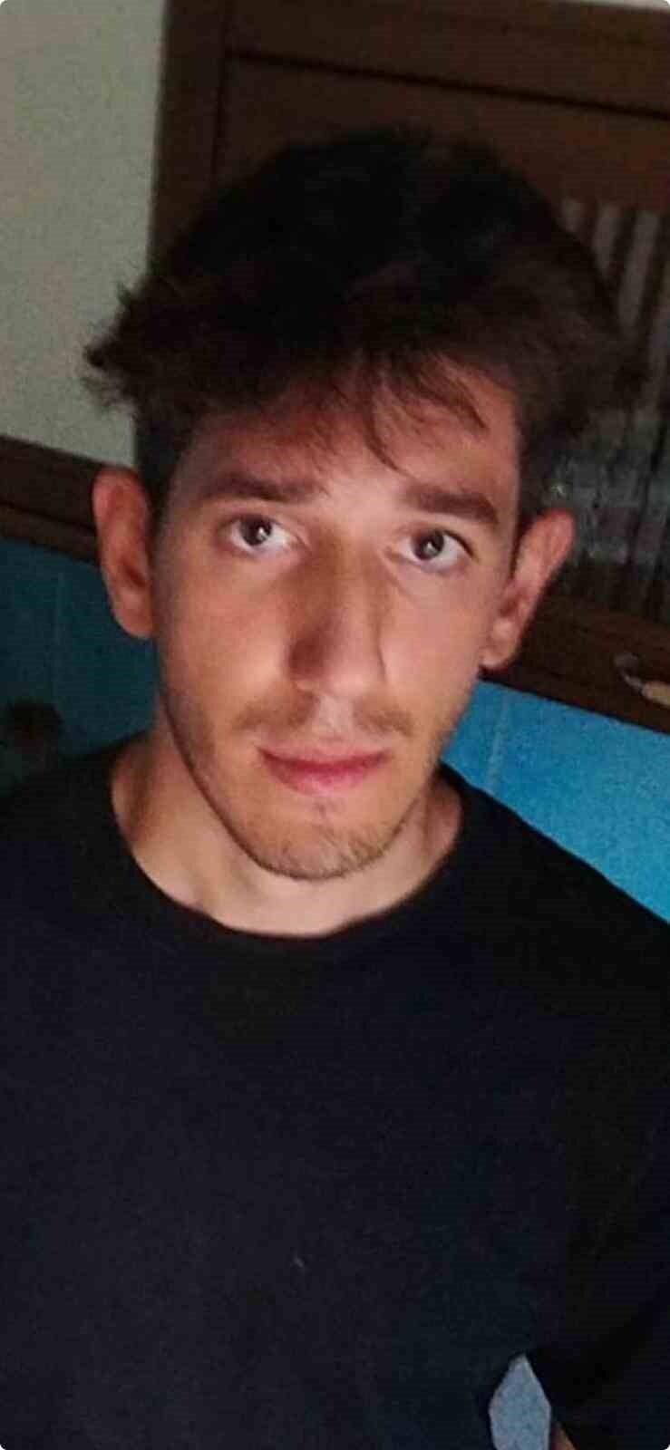 BURSA'DA YAŞAYAN 19 YAŞINDAKİ BERAT YAVUZ'DAN 3 GÜNDÜR HABER ALINAMIYOR. EDİNİLEN BİLGİYE GÖRE...