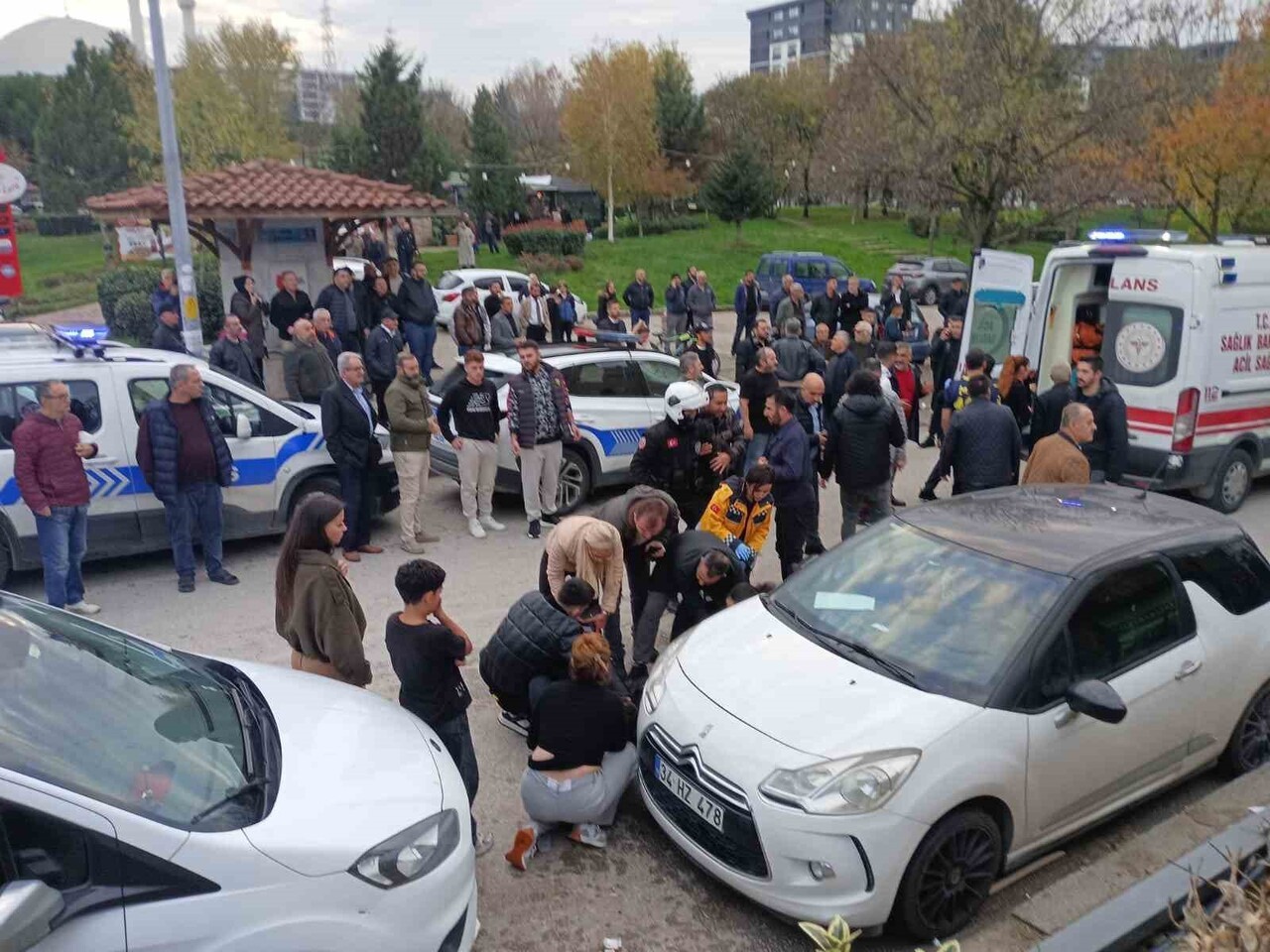 BURSA'NIN NİLÜFER İLÇESİNDE KABA DAVRANIŞLARI SEBEBİYLE KAFEDE OTURMASINA İZİN VERİLMEYEN 2 KİŞİ...