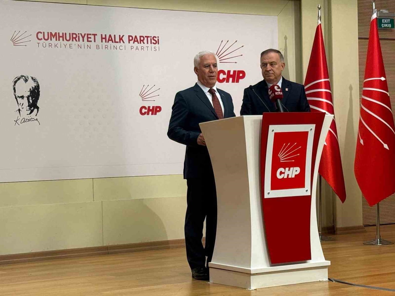 BURSA BÜYÜKŞEHİR BELEDİYE BAŞKANI MUSTAFA BOZBEY, CHP GENEL BAŞKAN YARDIMCISI GÖKAN ZEYBEK İLE...