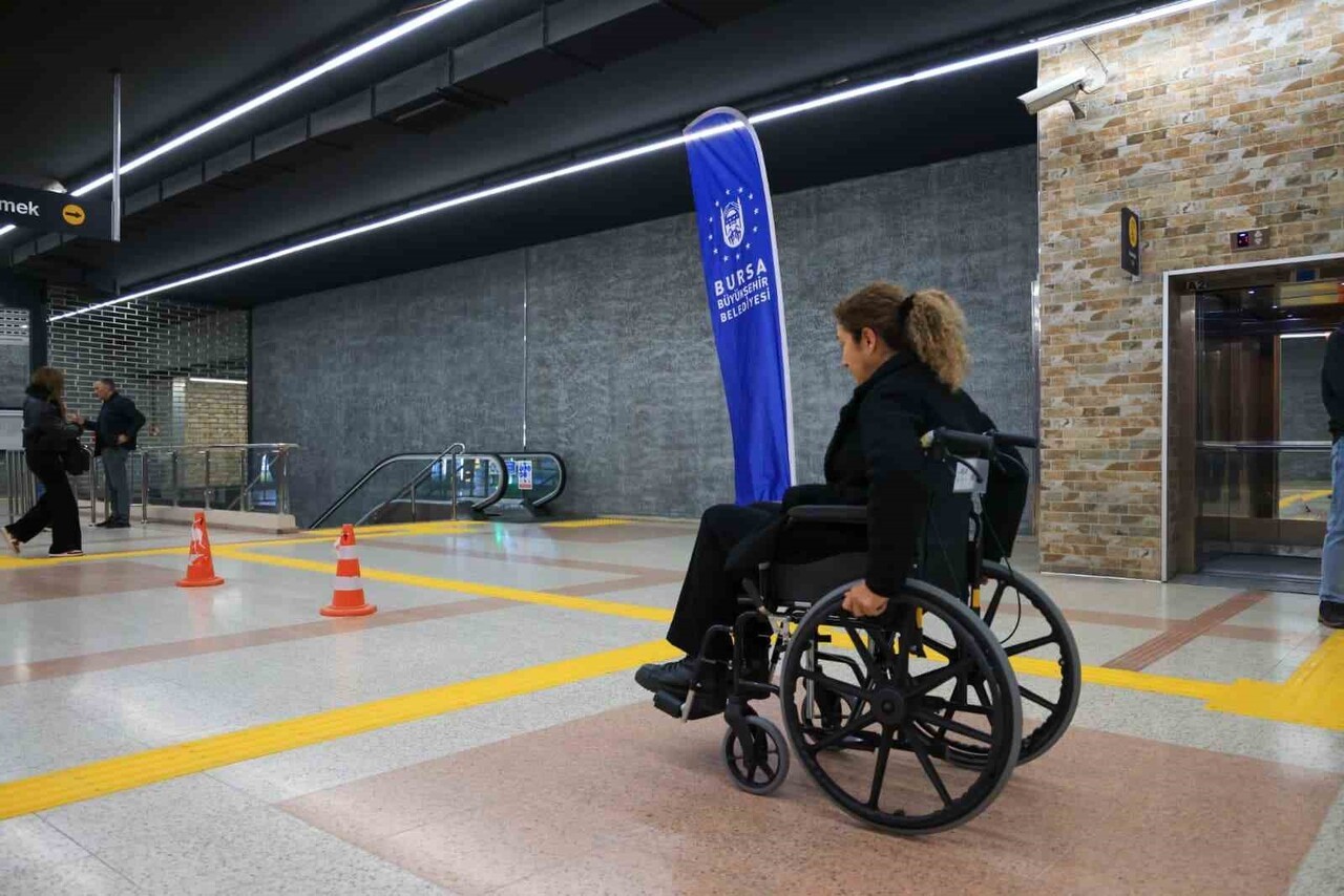 BURSA BÜYÜKŞEHİR BELEDİYESİ, 3 ARALIK DÜNYA ENGELLİLER GÜNÜ’NDE KURDUĞU EMPATİ PARKURUYLA...