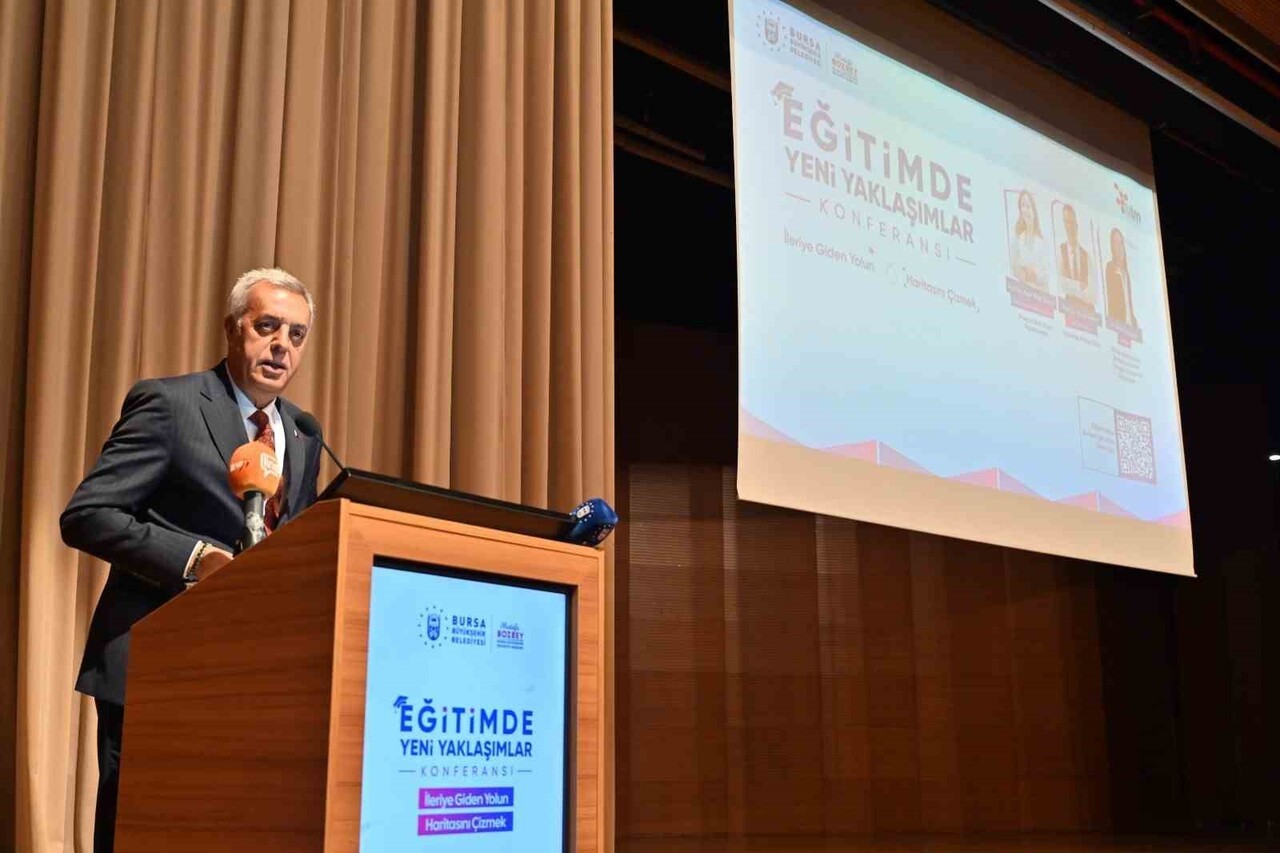 BURSA BÜYÜKŞEHİR BELEDİYESİ TARAFINDAN ‘İLERİYE GİDEN YOLUN HARİTASINI ÇİZMEK’ TEMASIYLA...