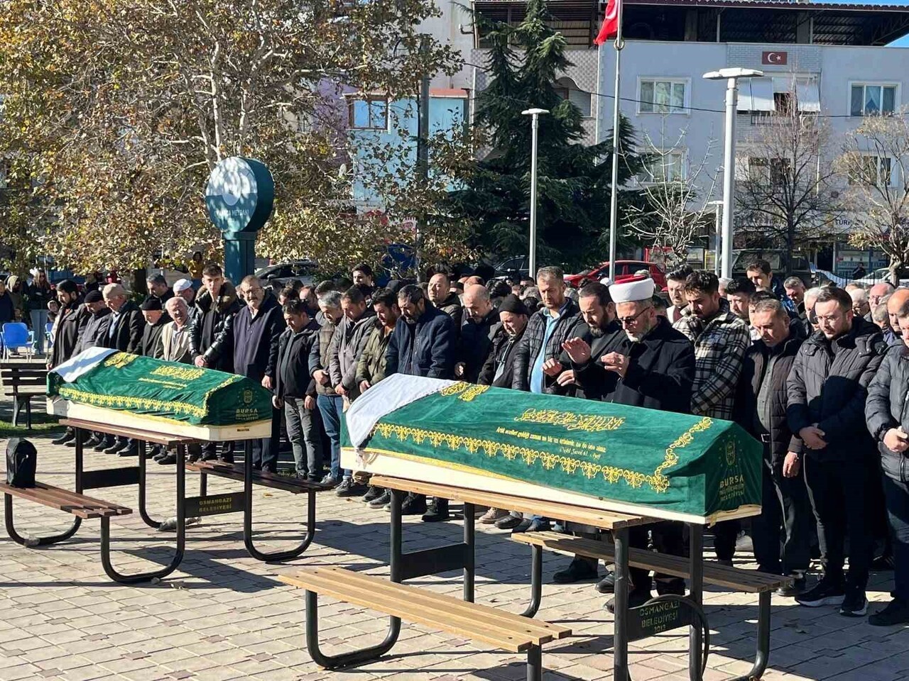BURSA’DA BABA, KIZINI ÖLDÜRDÜKTEN SONRA İNTİHAR ETTİ: BABA VE KIZ YAN YANA TOPRAĞA...