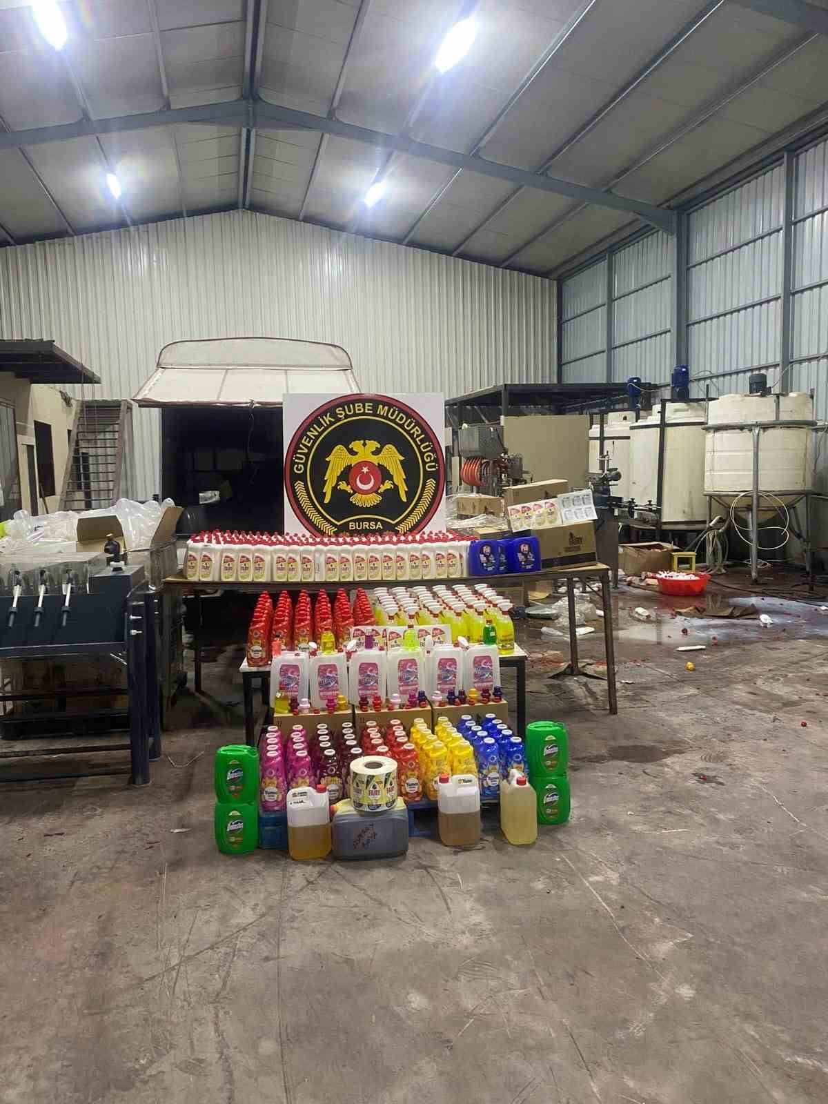 BURSA’DA ZEHİRLİ MADDE İMALATI VE TİCARETİ İLE KAÇAK ÜRETİME YÖNELİK DÜZENLENEN OPERASYONDA...