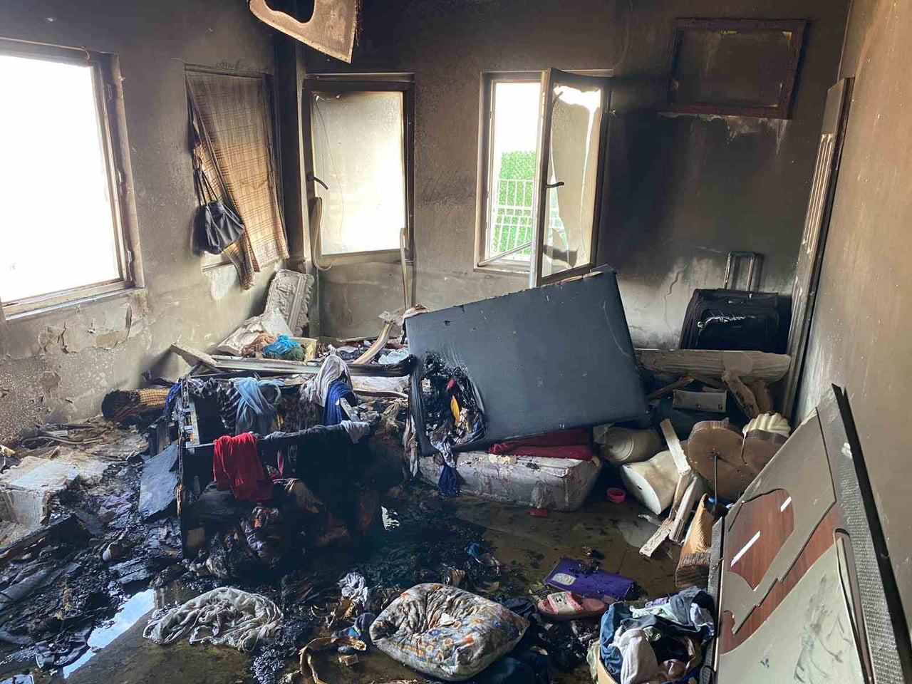 BURSA’NIN OSMANGAZİ İLÇESİNDE BİR İŞ HANININ 7. KATINDA ÇIKAN YANGIN PANİĞE NEDEN OLDU.