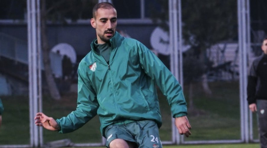 BURSASPOR, DEVRE ARASI HAZIRLIKLARINA AKŞAM SAATLERİNDE ÖZLÜCE İBRAHİM YAZICI TESİSLERİ’NDE...