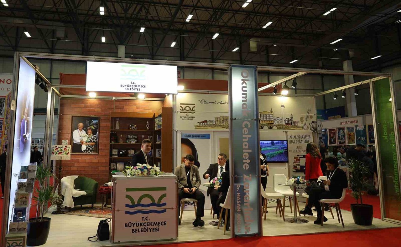 BÜYÜKÇEKMECE BELEDİYESİ, ULUSLARARASI İSTANBUL TÜYAP KİTAP FUARI'NDA YERİNİ ALDI. "USTALARA SAYGI:...