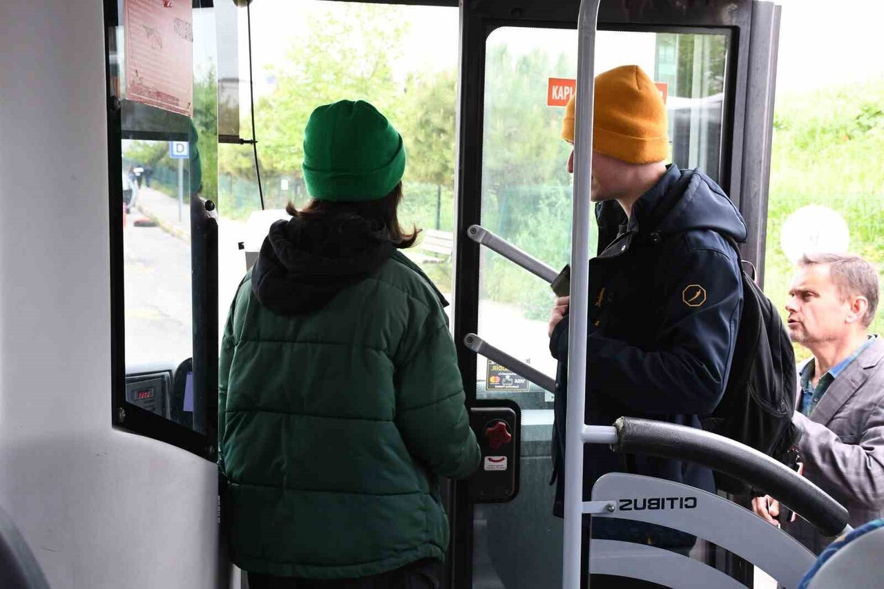 BÜYÜKŞEHİRDEN ÖĞRENCİLERİ SEVİNDİREN ULAŞIM HİZMETİ