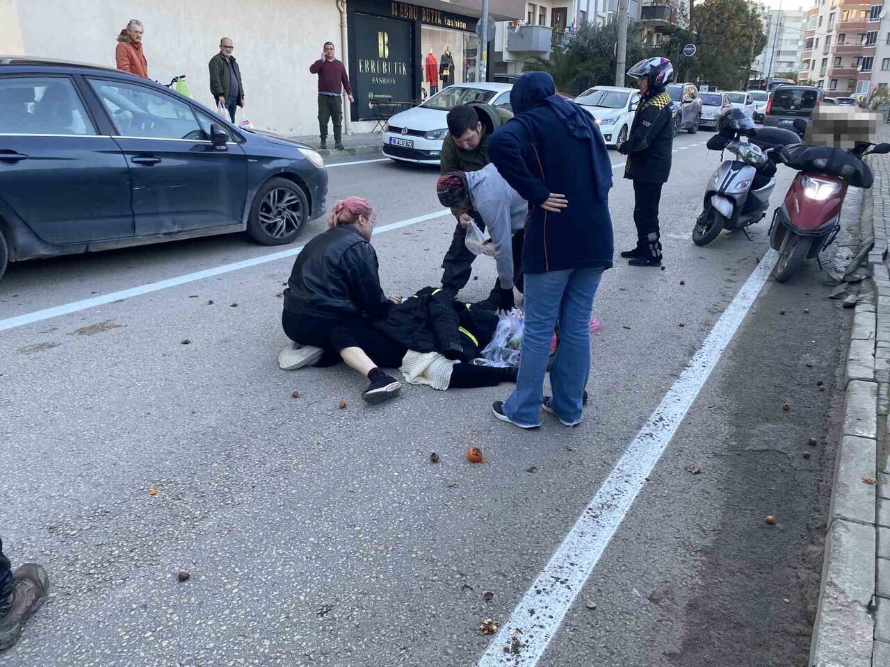 CADDE ÜZERİNDE SEYİR HALİNDE OLAN EREN ALDEMİR (26) YÖNETİMİNDEKİ MOTOSİKLET, YAYA GEÇİDİ...