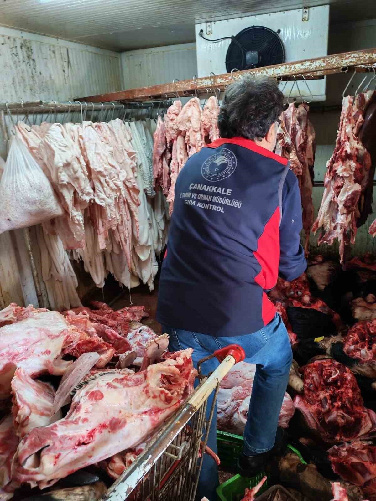 ÇANAKKALE'DE SON 1 AYDA TARIM VE ORMAN MÜDÜRLÜĞÜ EKİPLERİNCE GERÇEKLEŞTİRİLEN GIDA DENETİMLERİNDE...