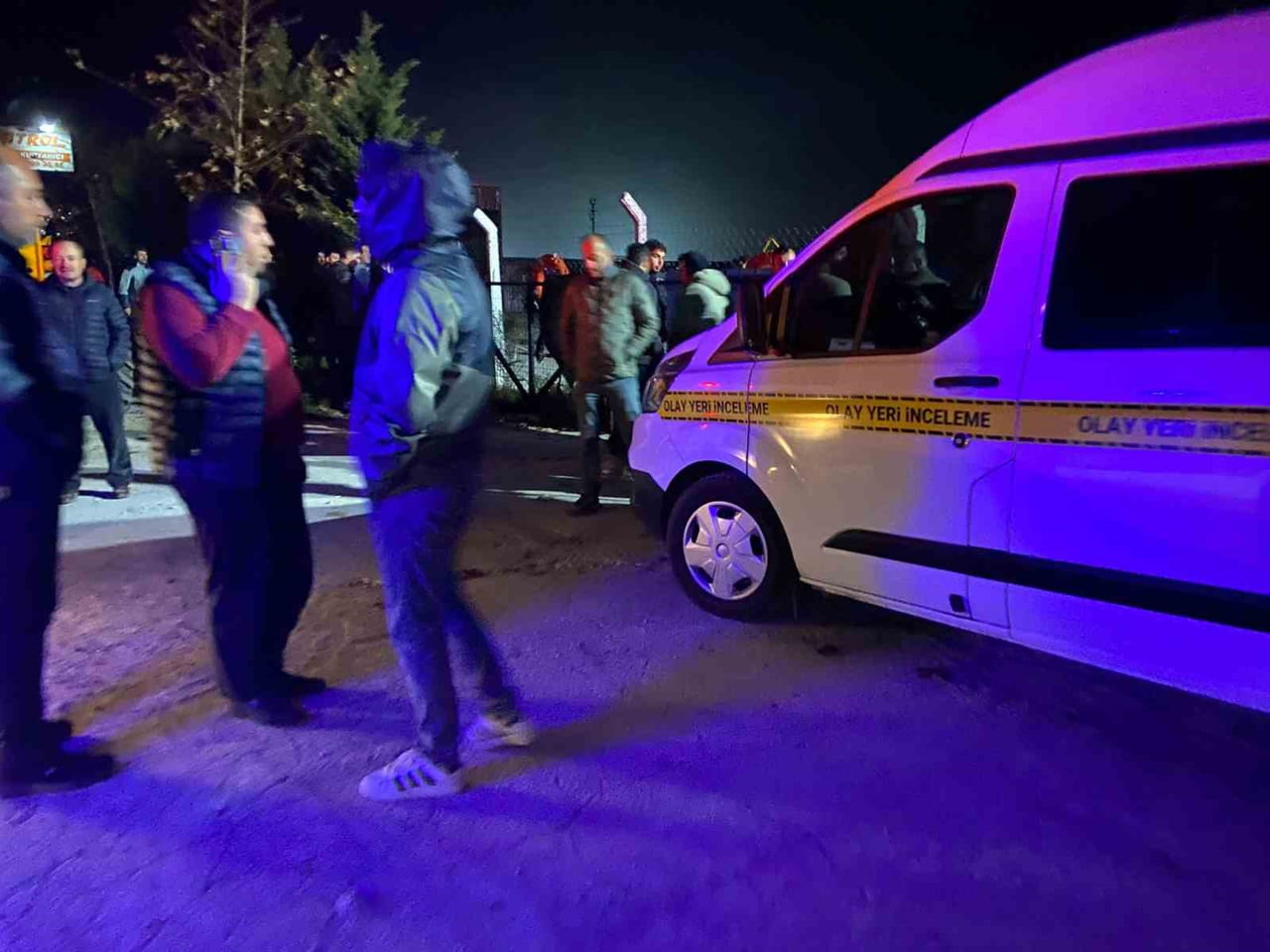 ÇANAKKALE'NİN AYVACIK İLÇESİNDE TARTIŞTIĞI KİŞİ TARAFINDAN SİLAHLA VURULAN BARIŞ TEKEBAŞ İLE...