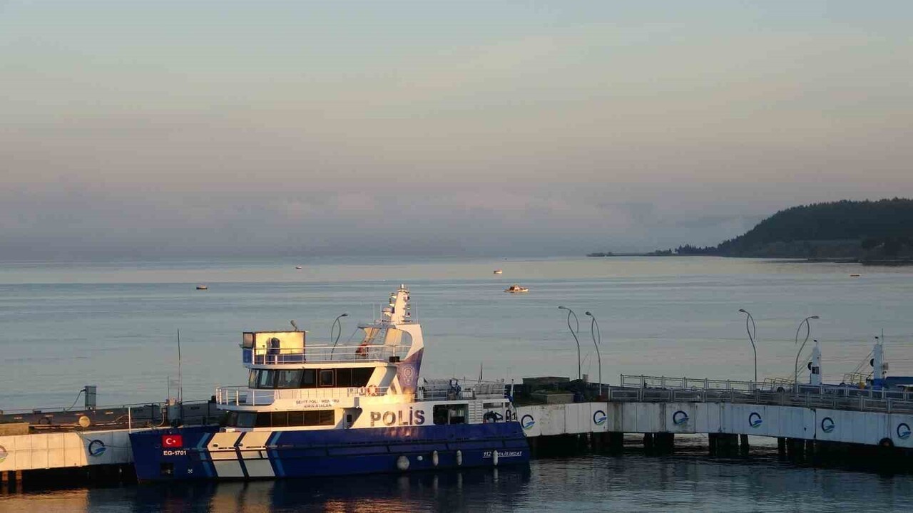 ÇANAKKALE BOĞAZI ETKİLİ OLAN YOĞUN SİS NEDENİYLE SAAT 08.00 İTİBARIYLA ÇİFT YÖNLÜ OLARAK TRANSİT...
