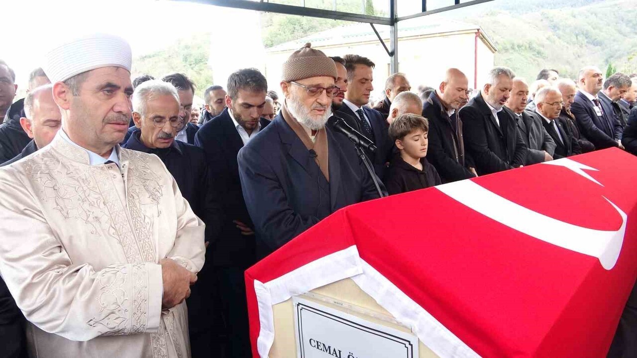 CEMAL ÖZTÜRK, MEMLEKETİ GİRESUN’UN ÇANAKÇI İLÇESİNDE SON YOLCULUĞUNA UĞURLANDI.